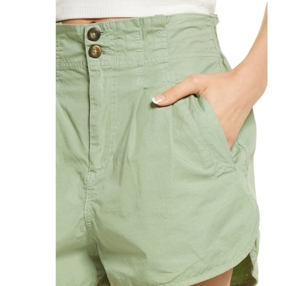 NWT Free People High Waisted Chino Shortsin Olive Size XL - Picture 3 of 10